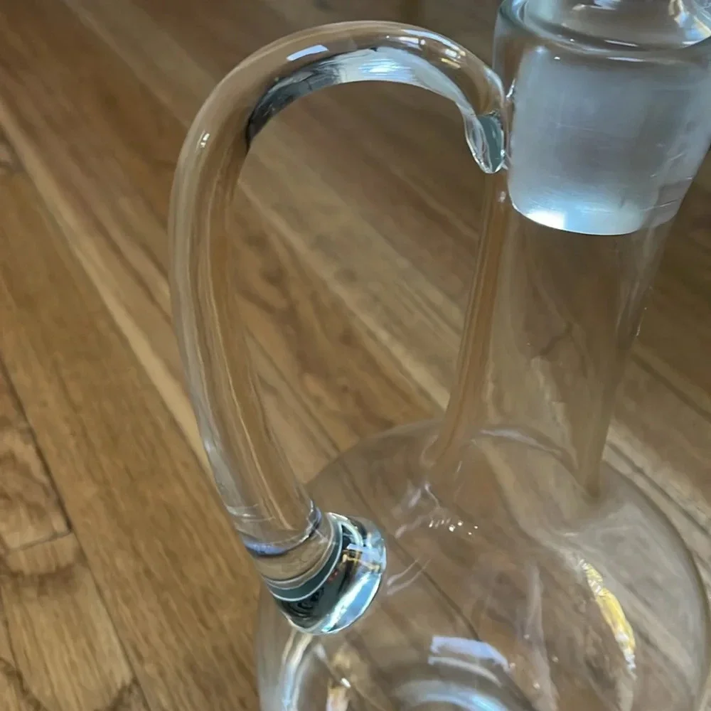 Vtg glass decanter w/ stopper Spout & handleExcellent condition. No chips/cracks